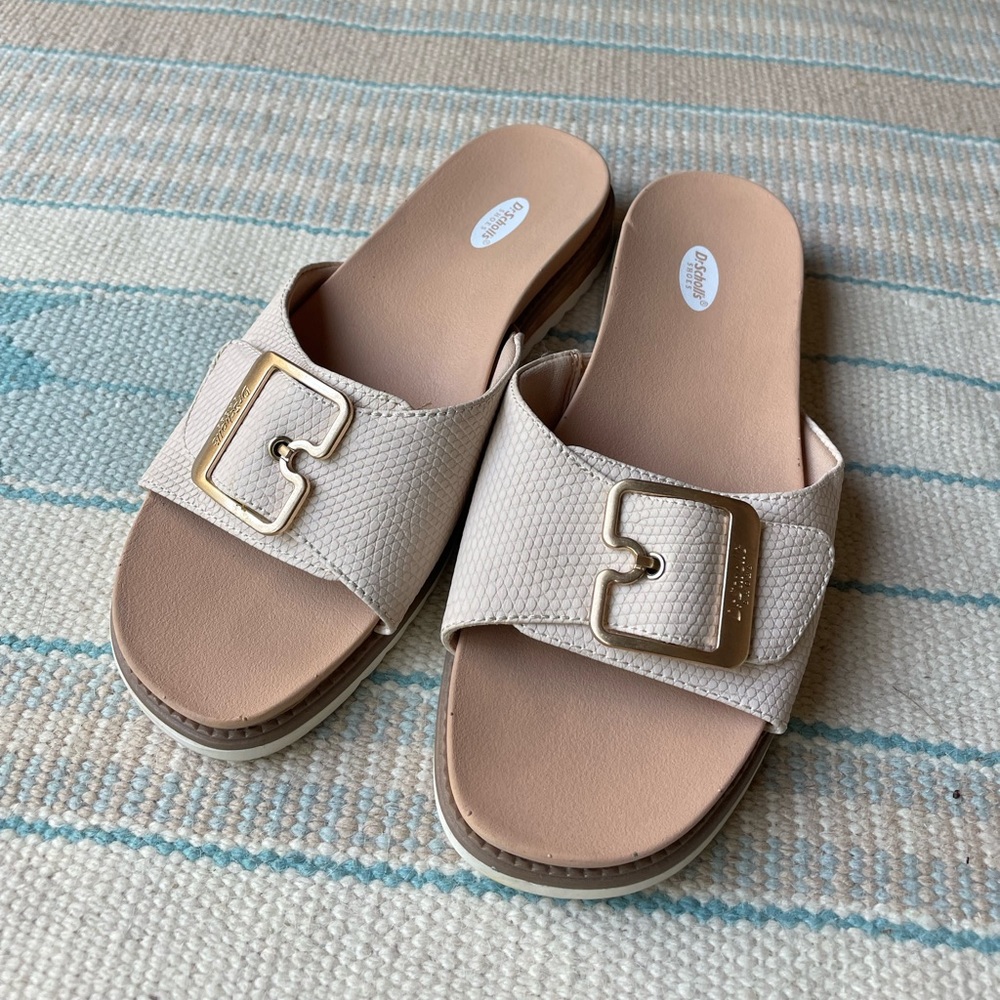 Beige/Tan/Gold Dr. Scholl’s Sandals!